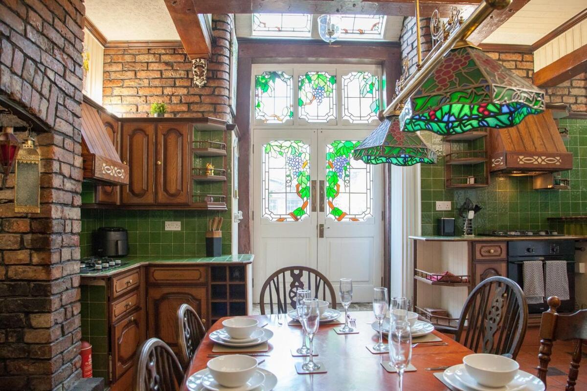 Victorian Elegance At Kingscliffe, Sleeps 17 Villa Manchester Kültér fotó